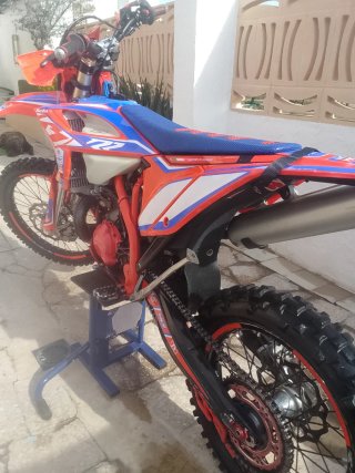 Beta RR 300 Factory (vendo o cambio )