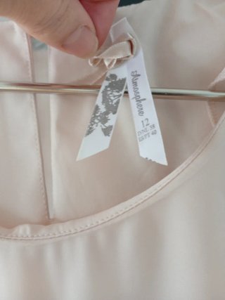 Elegante camisa beige mujer