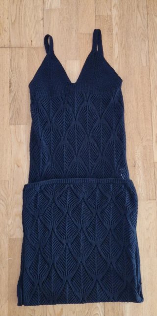 Vestido crochetl Stradivarius negro