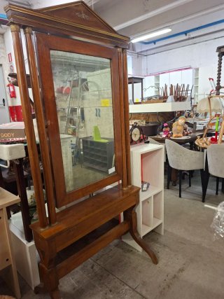 Specchio girevole in legno e vetro