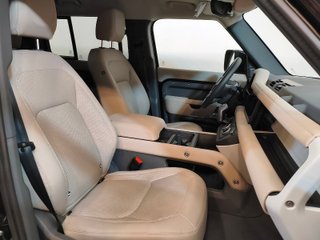 Land Rover Defender 2024