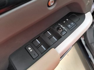 Land Rover Defender 2024