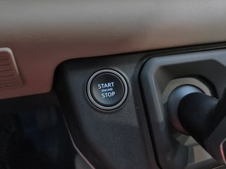 Land Rover Defender 2024