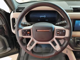 Land Rover Defender 2024