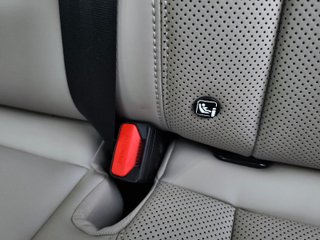 Land Rover Defender 2024