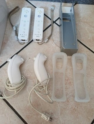 Nintendo Wii Console con 2 controller e Mariokart
