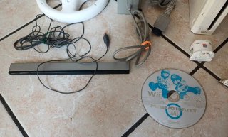 Nintendo Wii Console con 2 controller e Mariokart