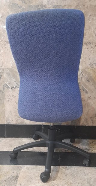 Silla de oficina azul y negra