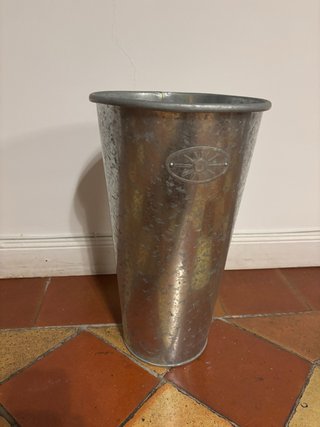Paragüero vintage de metal