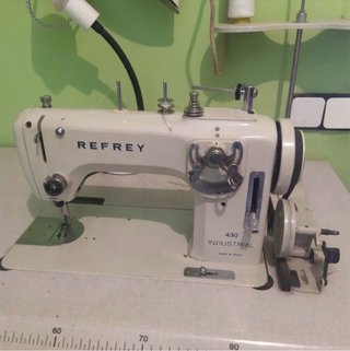 Máquina de coser industrial Refrey 430