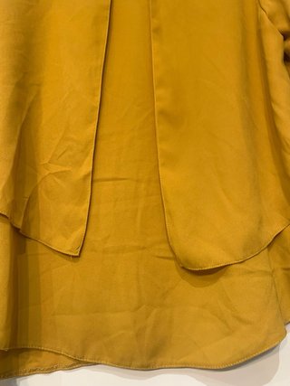 Blusa Atmosphere mostaza talla M