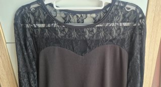 Camiseta negra encaje manga larga