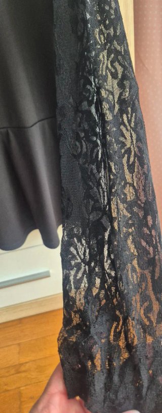 Camiseta negra encaje manga larga