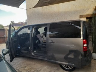 Peugeot Traveller 2018  8 plazas asientos de cuero