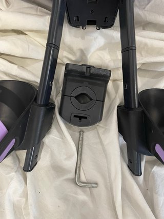 Silla bici infantil delante Thule Yepp Mini morada