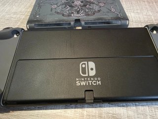 Nintendo Switch OLED con accesorios