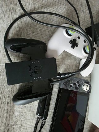 Nintendo Switch OLED con accesorios