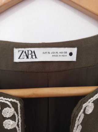 Chaleco Zara bordado