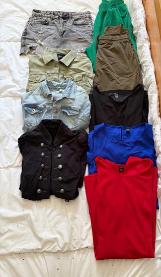 Lote de ropa ! 46 prendas S M l y Xl .