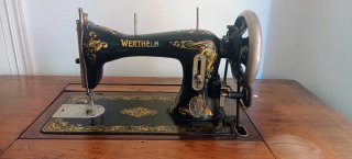 Máquina de coser Wertheim antigua