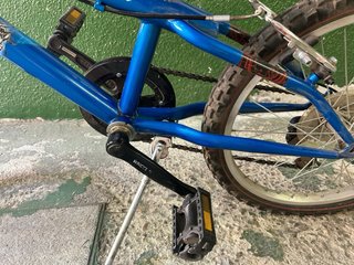 Bicicleta infantil azul como nueva