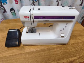 Máquina de coser Alfa Modelo 2204