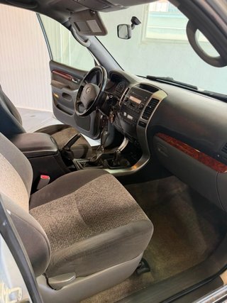 Toyota Land Cruiser 2004