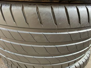 Neumáticos Bridgestone 245/35/19 93Y