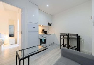 Piso en alquiler en Castillejos en Madrid