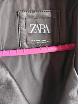 Cazadora Zara Negra