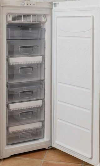 Congelador Vertical Indesit 6 Cajones