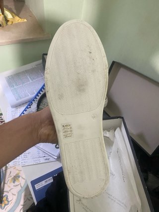 Bellissime sneakers grigie perfette per ogni occa
