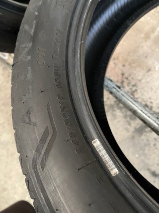 2x 245/50 R19 105W Bridgestone Alenza 001 RFT