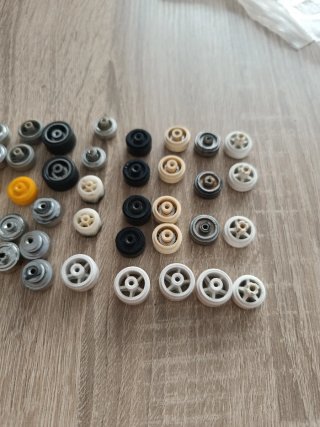 Lote de llantas para maquetas