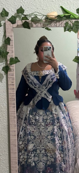 Alquilo Traje de Fallera Talla L