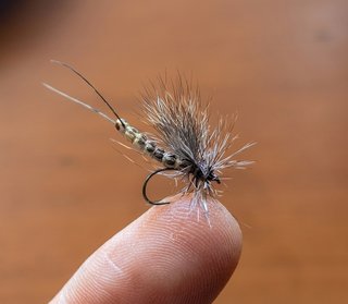 MOSCAS PARA LA PESCA DE TRUCHAS