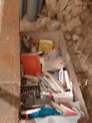 Caja antigua de madera y metal