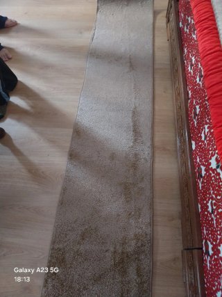 Alfombra de pasillo beige,marrón