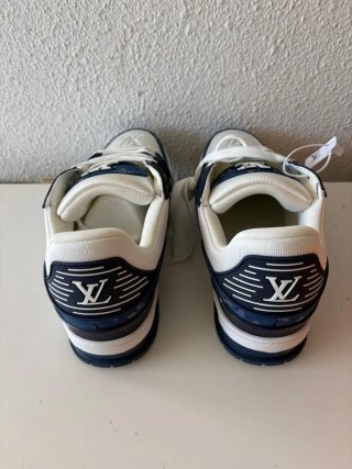 Zapatos Louis Vuitton. Caja un poco defectuosa