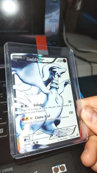 Reshiram 113/114 Carta Pokémon