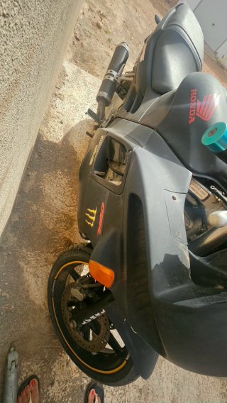 Honda CBR 600F Negra