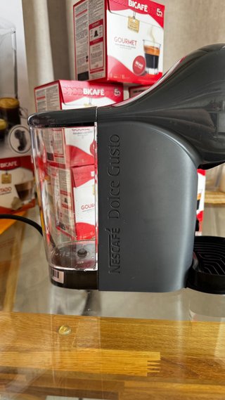 Cafetera Krups Dolce Gusto Genio S + 23 cajas cafe