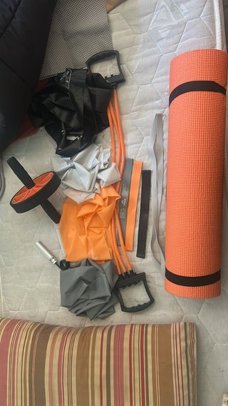 Attrezzi Fitness: Elastici, Rullo, Manubri