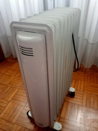 Radiador Honeywell con ruedas