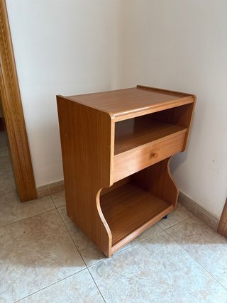 Mesa TV con ruedas