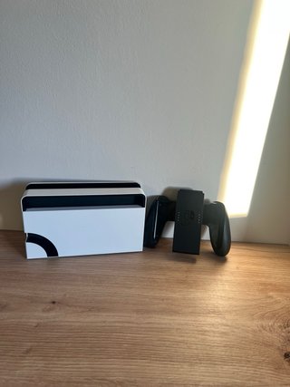 Nintendo Switch OLED Bianca e Nera