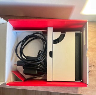 Nintendo Switch OLED Bianca e Nera