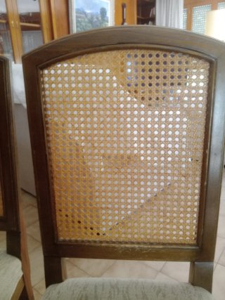 Juego de 4 sillas de comedor de madera y ratán