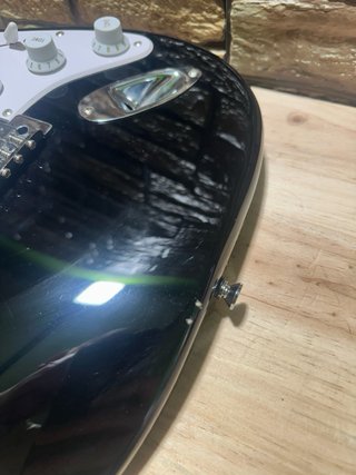 Guitarra Eléctrica Squier Stratocaster Negra