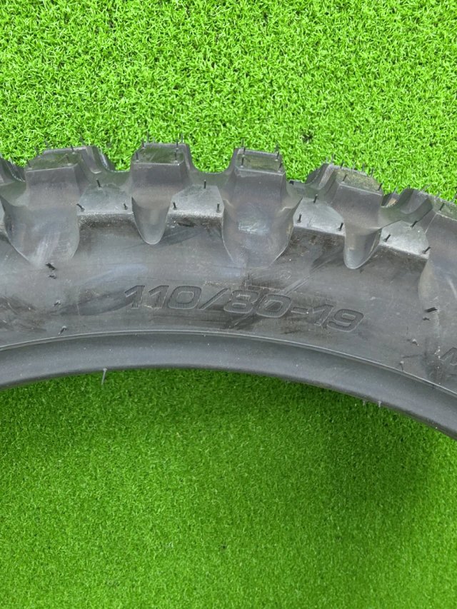 Mitas 110/80-19 59T Neumático Moto